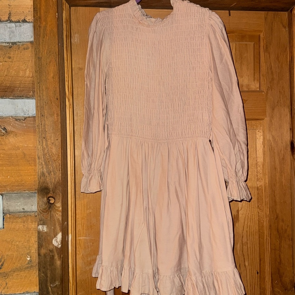 Taupe dress with long sleeve